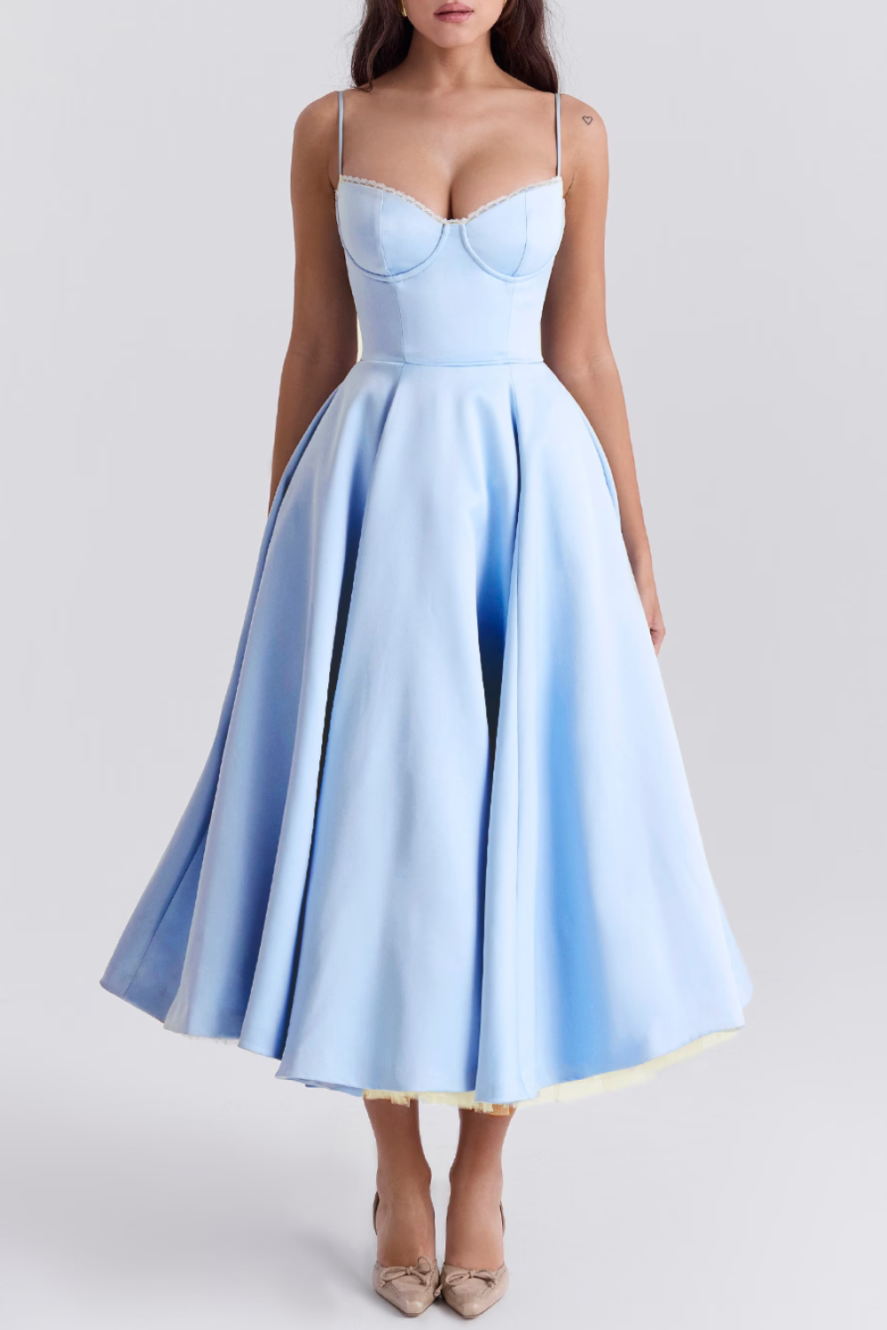 Women’s Elegant Evening Dress – Classic Tailored Silhouette for Events and Occasions
