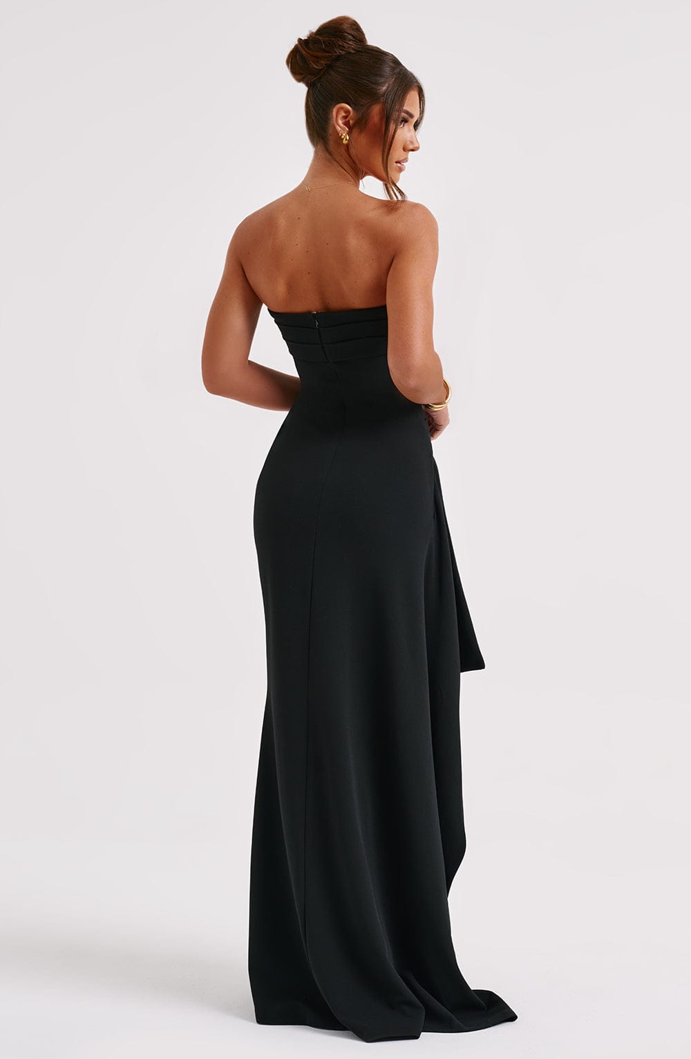 Women’s Black Cocktail Dress – Elegant Sleeveless Evening Gown